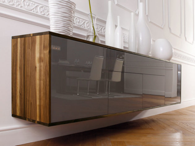 SQ353 Wandsideboard Nussbaum geölt, Glas quarzgrau