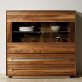 SQ065 Highboard Nussbaum geölt Klarglas