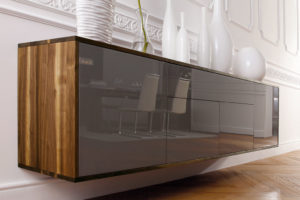 SQ353 Wandsideboard Nussbaum geölt, Glas quarzgrau